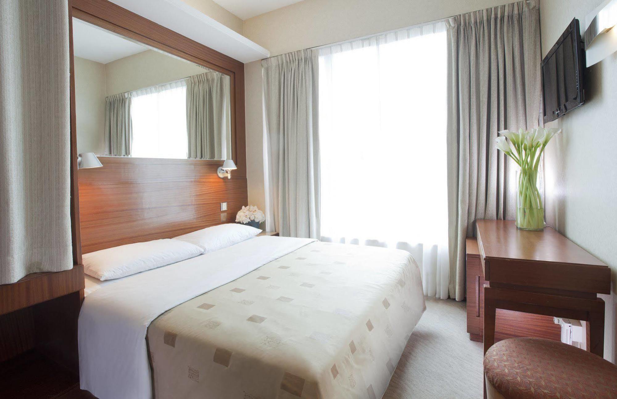 Silka West Kowloon Hotel Hong Kong Bagian luar foto